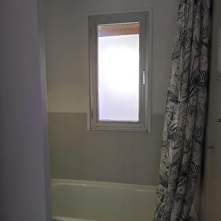 Apartment F2 50m De La Avec Parking Prive *